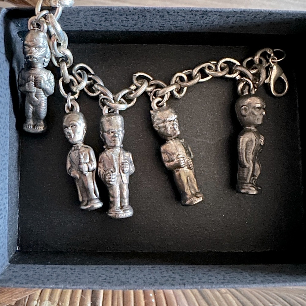 **SOLD**🖤🦇🐐 Universal Monsters Bracelet 🖤🦇🐐